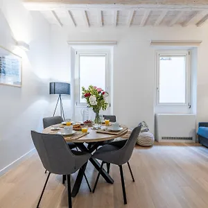 Apartment Algila Lifestyle Tornabuoni, Florence