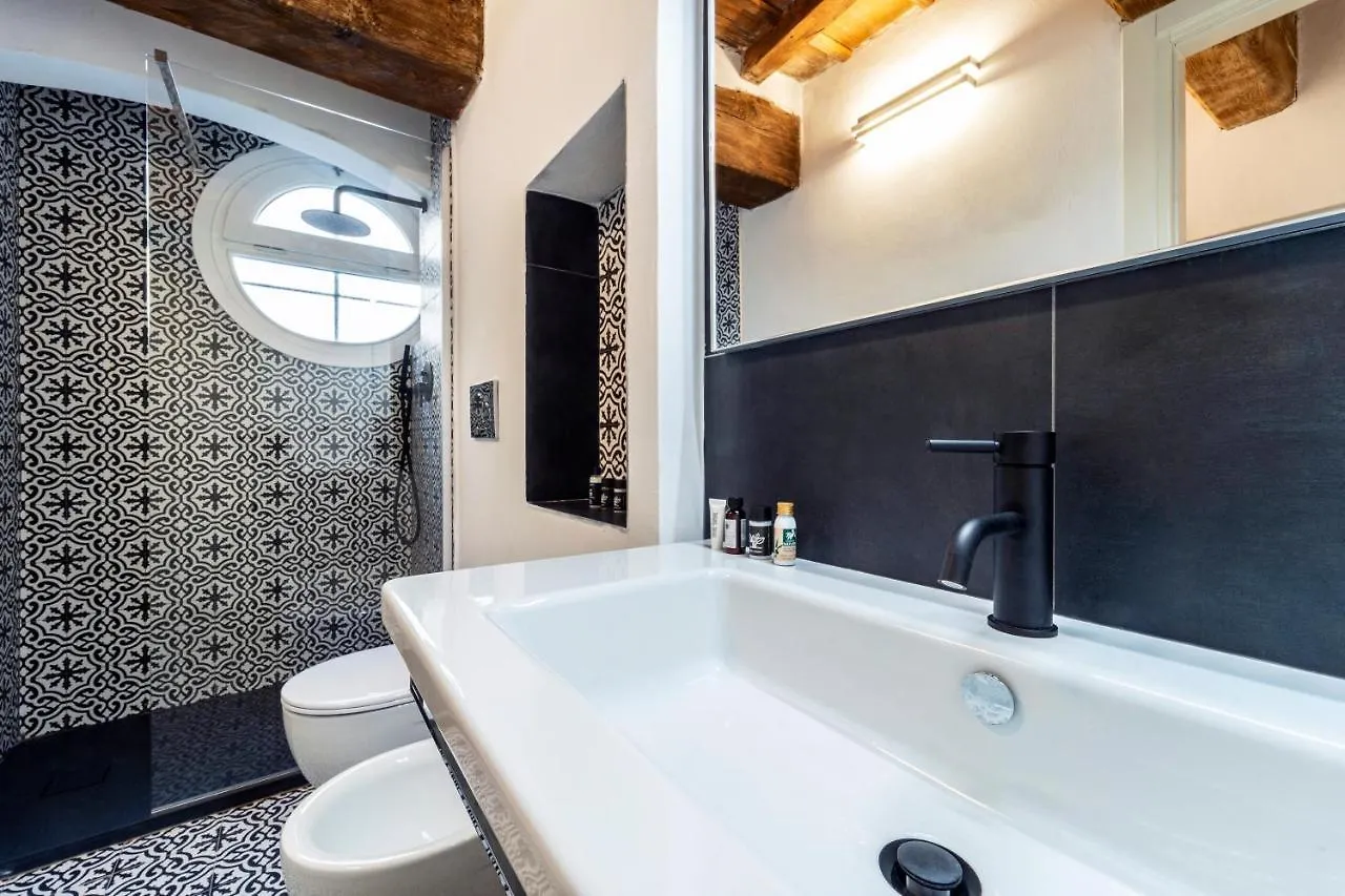 Palazzovilla Historic Building Luxury Suite Florenz