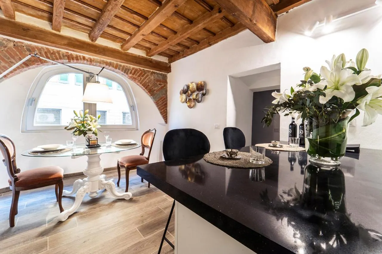 Palazzovilla Historic Building Luxury Suite Florenz Apartment